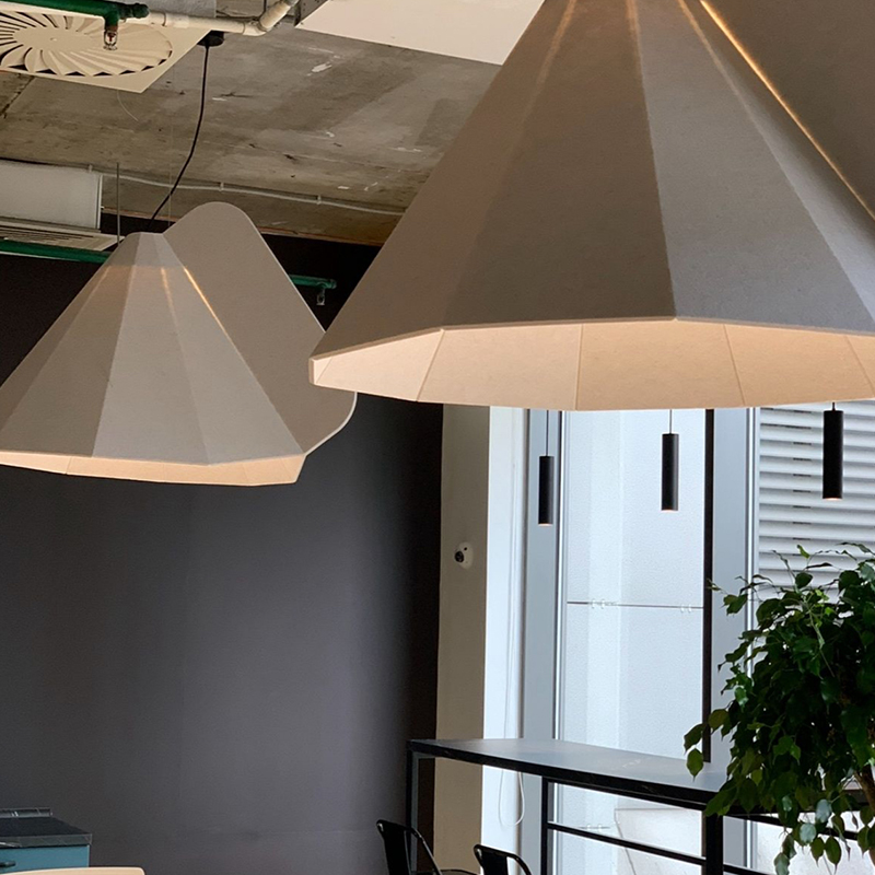 بافل های پانل آکوستیک با طراحی مدرن با جذب صدا و سازگار با محیط زیست شکل نوار تخته فیبر پلی استر برای استفاده در باشگاه